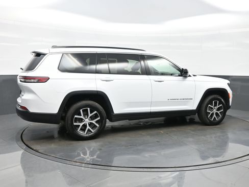 Used 2025 Jeep Grand Cherokee L Limited AWD/4WD image 6