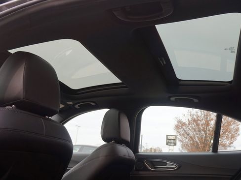 New 2024 Alfa Romeo Giulia Sprint image 23