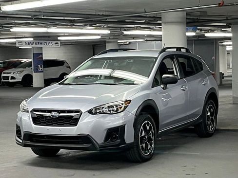 Used 2019 Subaru Crosstrek 2.0i w/ Eyesight System image 3