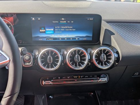 Certified 2025 Mercedes-Benz GLA 250 4MATIC image 20