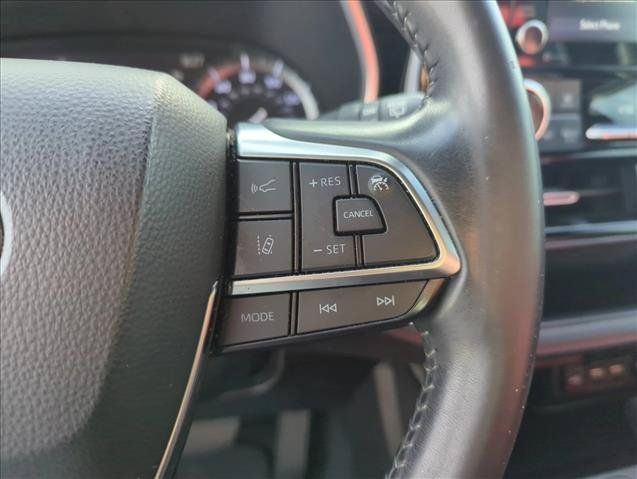 Used 2021 Toyota Highlander XSE FWD image 20