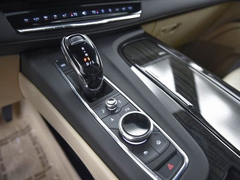 Used 2024 Cadillac Escalade ESV Premium Luxury AWD/4WD image 23