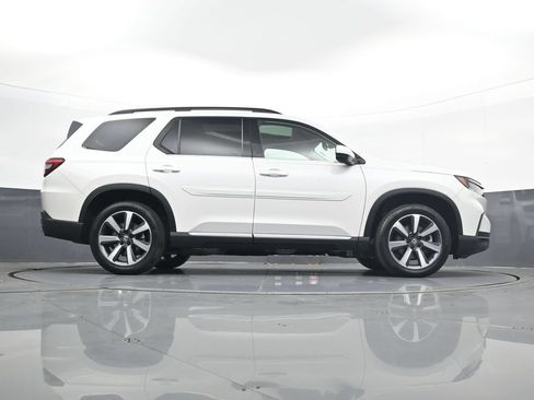 Used 2024 Honda Pilot Touring image 25