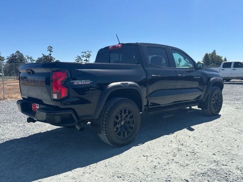 Used 2024 Chevrolet Colorado Trail Boss w/ Advanced Trailering Package AWD/4WD image 3