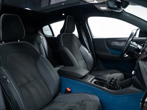 Used 2023 Volvo C40 P8 Recharge Ultimate image 22
