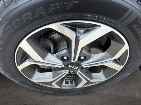 Used 2020 Kia Forte LXS FWD image 18