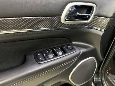 Used 2014 Jeep Grand Cherokee SRT AWD/4WD image 39