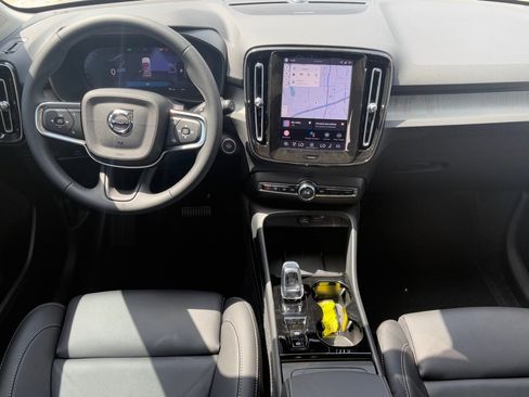 New 2026 Volvo XC40 B5 Ultra w/ Protection Package Premier image 9