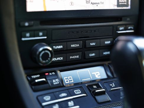 Certified 2019 Porsche 911 Carrera 4S image 36