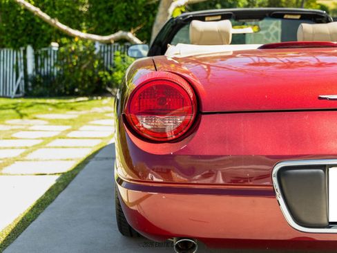 Used 2004 Ford Thunderbird Deluxe image 98