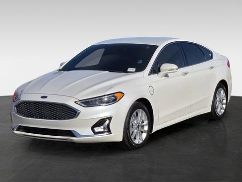 Used 2019 Ford Fusion Energi Titanium image 8