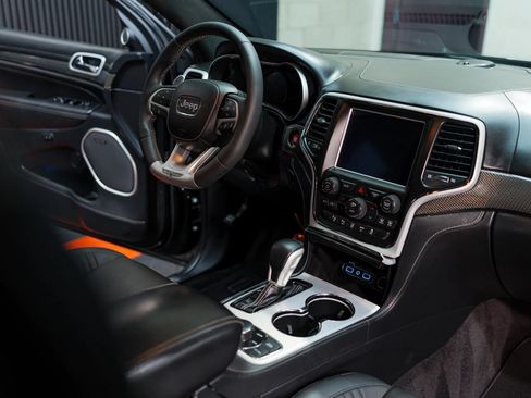 Used 2018 Jeep Grand Cherokee Trackhawk AWD/4WD image 32