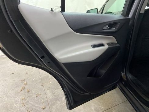 Used 2019 Chevrolet Equinox LS AWD/4WD image 23