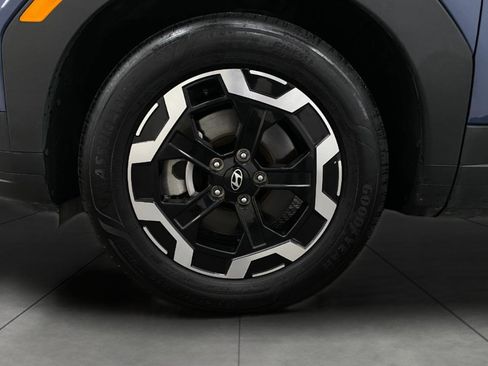 Certified 2025 Hyundai Santa Fe SEL image 12