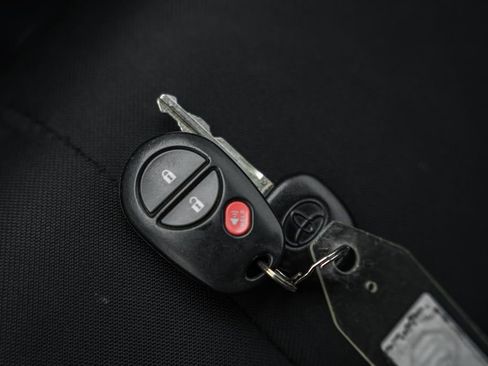 Used 2016 Toyota Tundra SR5 w/ SR5 Upgrade Package image 37