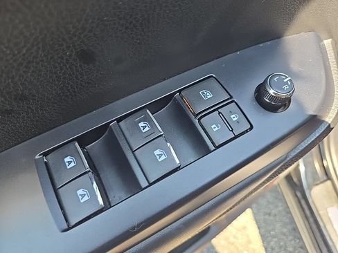 Used 2018 Toyota Highlander Limited Platinum AWD/4WD image 26