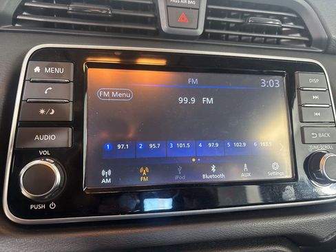 Used 2025 Nissan Versa S FWD image 17