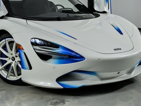 Used 2021 McLaren 720S Spider RWD image 3