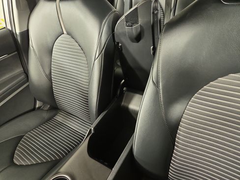 Used 2024 Toyota Camry SE image 26