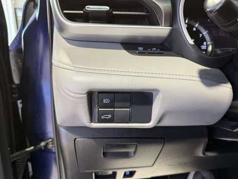 Used 2021 Toyota Highlander XLE image 22