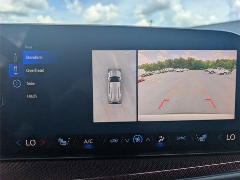New 2026 Chevrolet Traverse Z71 w/ Enhanced Driving Package AWD/4WD image 16