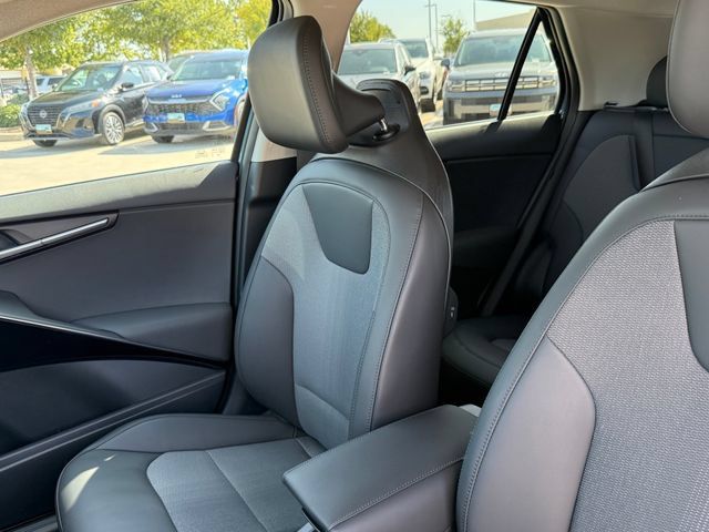 Used 2024 Kia Niro EX FWD image 16