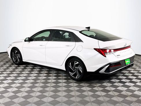 Used 2024 Hyundai Elantra Limited FWD image 6