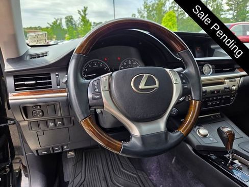 Used 2015 Lexus ES 350 w/ Premium Package FWD image 10