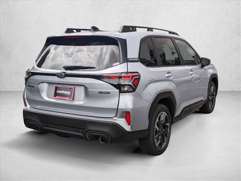 Used 2025 Subaru Forester Limited image 2