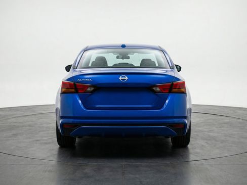 Used 2025 Nissan Altima 2.5 SV image 7