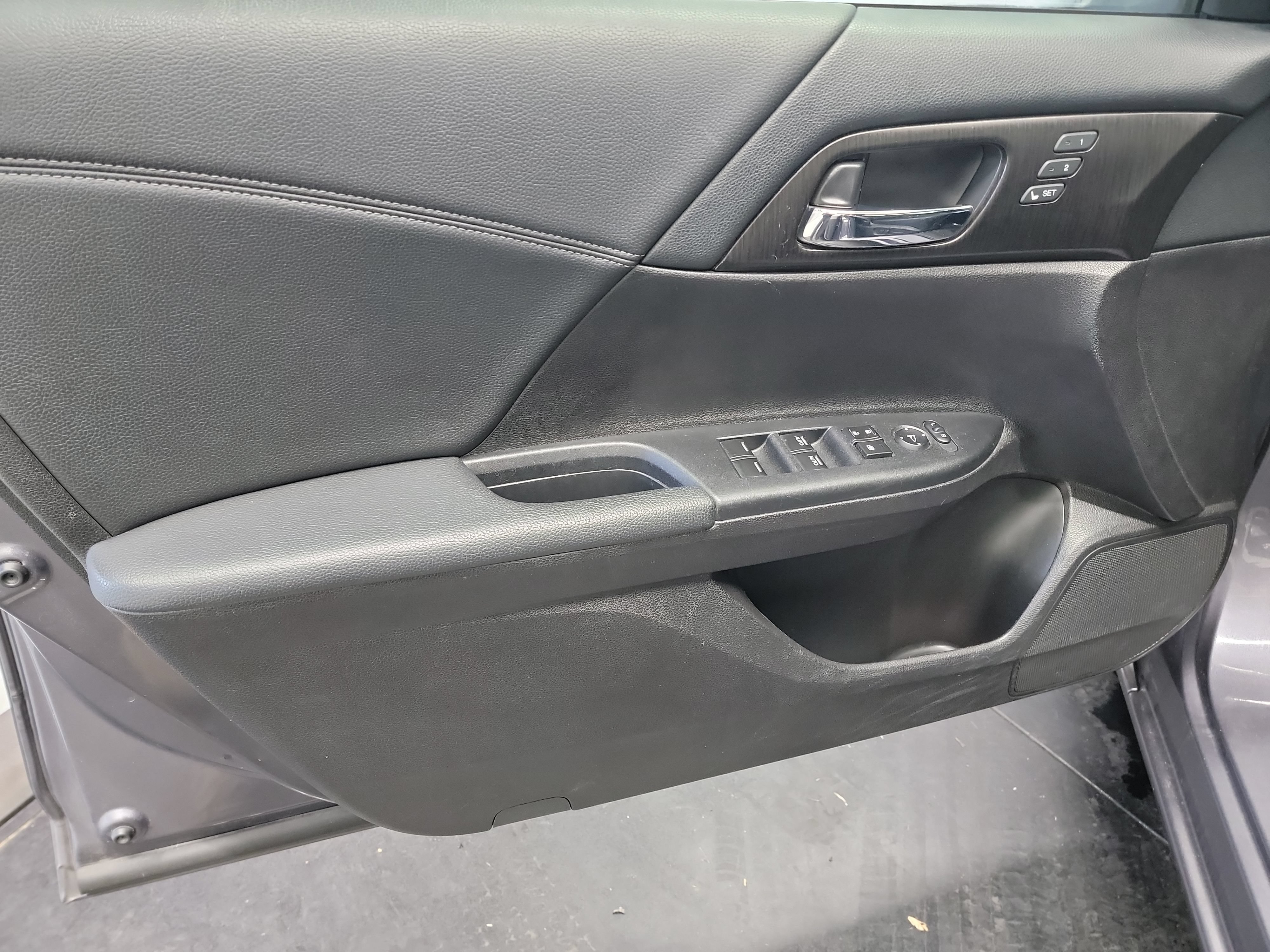 Used 2015 Honda Accord EX-L image 13