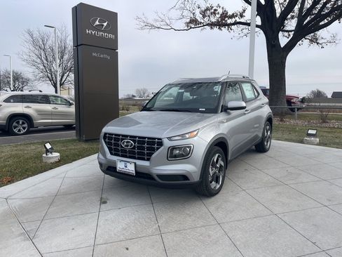 New 2026 Hyundai Venue SEL image 1