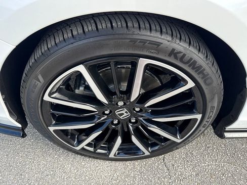 Used 2024 Honda Accord Touring image 12