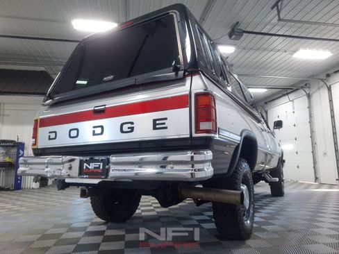 Used 1993 Dodge D/W Truck 250 AWD/4WD image 52