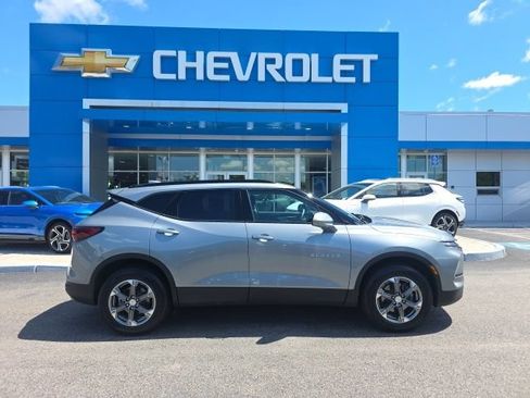 Used 2024 Chevrolet Blazer LT w/ Convenience Package AWD/4WD image 2