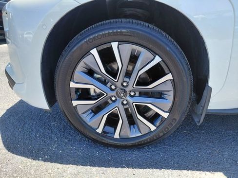 Used 2026 Subaru Solterra AWD/4WD image 8