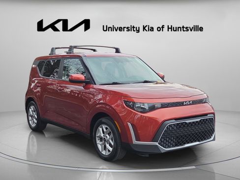 Used 2023 Kia Soul S image 1