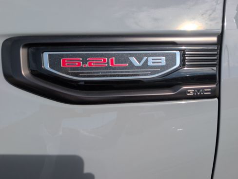 Used 2024 GMC Sierra 1500 AT4X AWD/4WD image 5