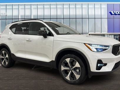 Used 2026 Volvo XC40 B4 Plus w/ Climate Package