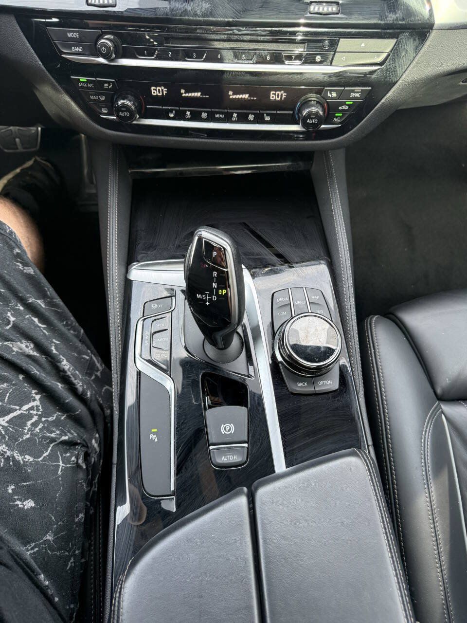 Used 2018 BMW M550i xDrive AWD/4WD image 29