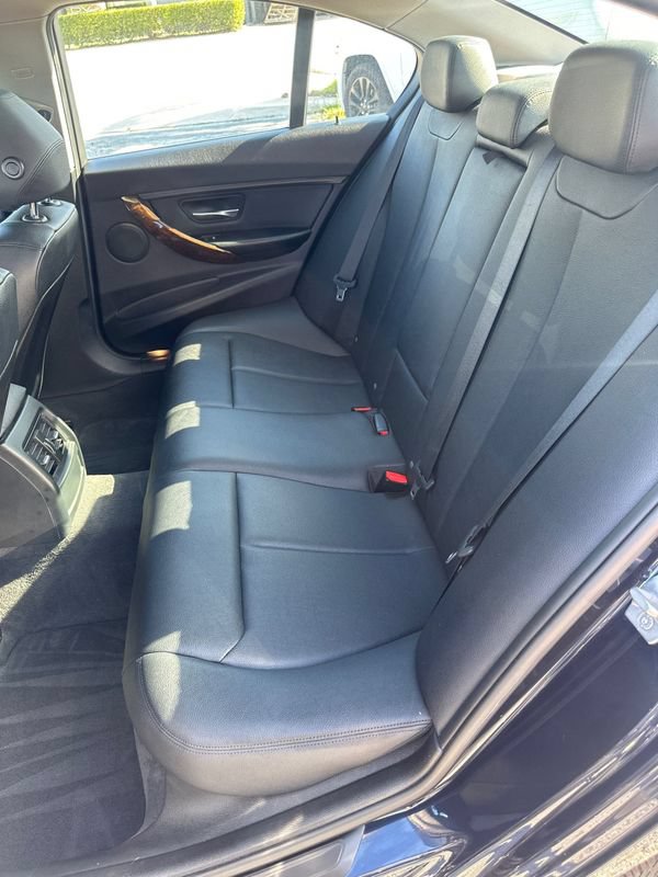 Used 2014 BMW 320i xDrive Sedan AWD/4WD image 25