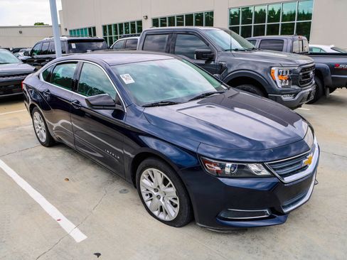 Used 2017 Chevrolet Impala LS FWD image 2