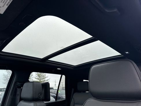 Used 2024 GMC Yukon Denali w/ Denali Reserve Package image 33