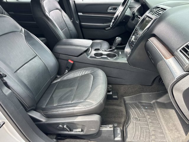 Used 2018 Ford Explorer Limited FWD image 11