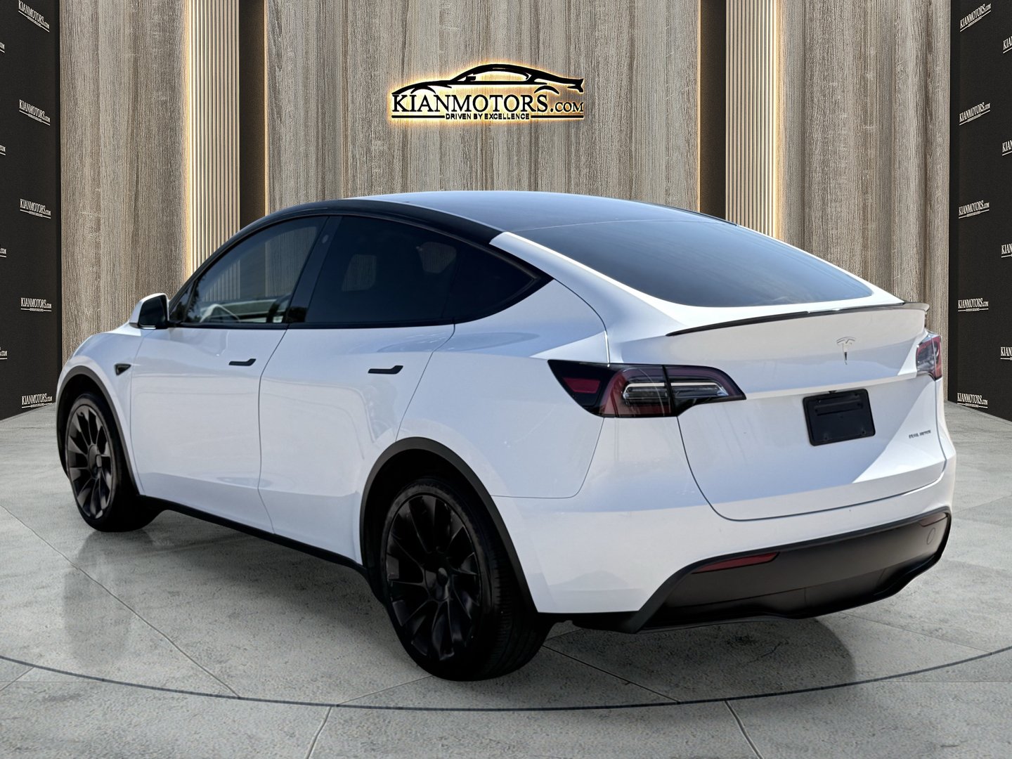Used 2023 Tesla Model Y Long Range AWD/4WD image 9