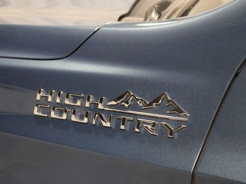 Used 2025 Chevrolet Tahoe High Country AWD/4WD image 40