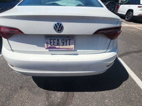 Used 2019 Volkswagen Jetta SE w/ Cold Weather Package FWD image 2