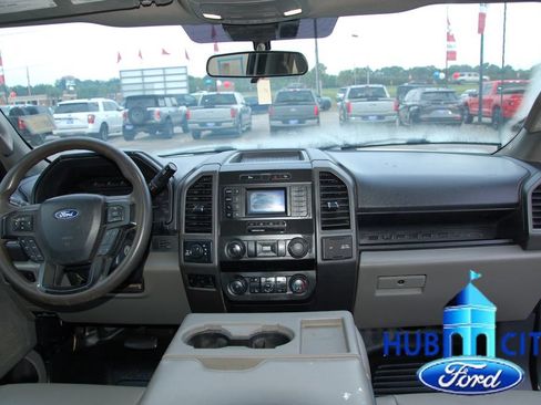 Used 2022 Ford F250 XL w/ Power Equipment Group AWD/4WD image 18
