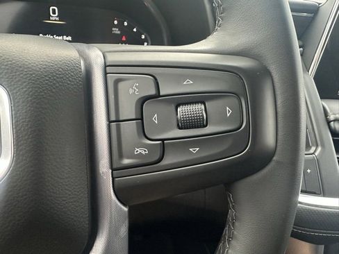 Used 2024 GMC Yukon SLT image 32