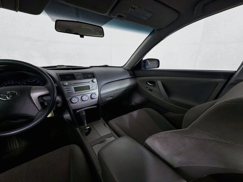 Used 2010 Toyota Camry LE FWD image 20